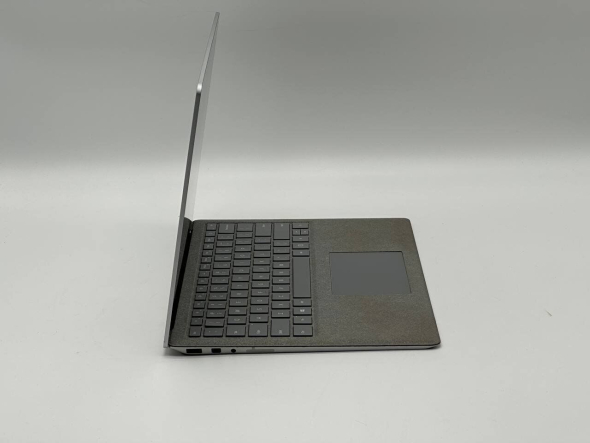 Ультрабук Microsoft Surface Laptop 1769 / 13.5&quot; (2256x1504) IPS Touch / Intel Core i5-8250U (4 (8) ядра по 1.6 - 3.4 GHz) / 8 GB DDR3 / 240 GB SSD / Intel UHD Graphics 620 / WebCam - 3