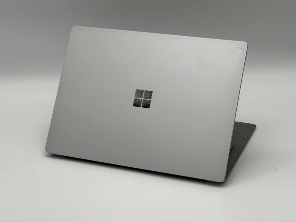 Ультрабук Microsoft Surface Laptop 1769 / 13.5&quot; (2256x1504) IPS Touch / Intel Core i5-8250U (4 (8) ядра по 1.6 - 3.4 GHz) / 8 GB DDR3 / 240 GB SSD / Intel UHD Graphics 620 / WebCam - 5